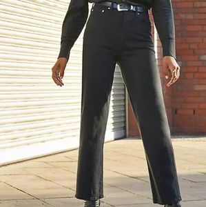 Levi ribcage ankle jeans in black size 24